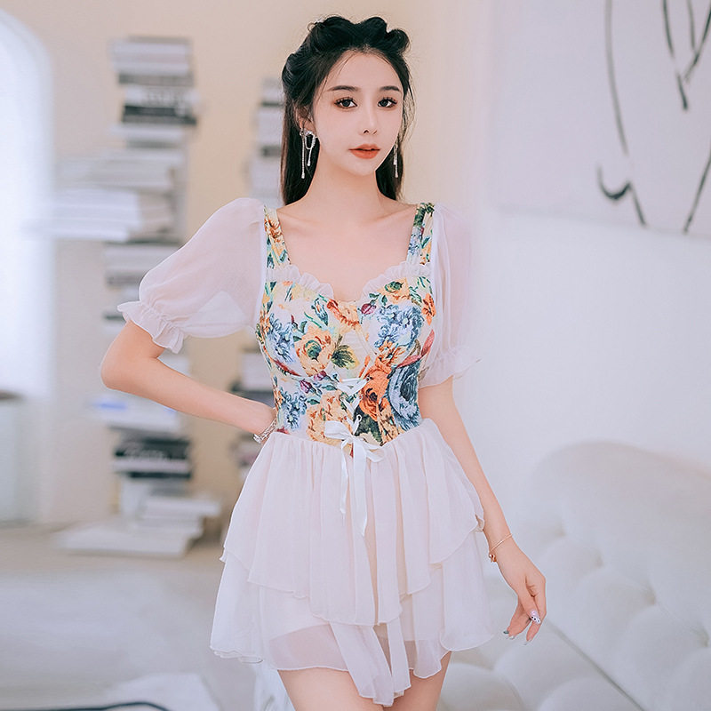 泳衣女大码胖mm裙式显瘦遮肉复古碎花仙女范保守连体温泉游泳装