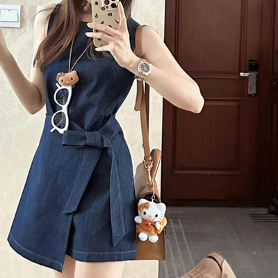 复古深蓝色无袖圆领收腰牛仔裙