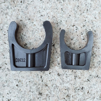 【高品质】管道固定卡箍 深灰色UPVC塑料管夹管卡 DN15/20/25/32