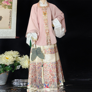 冬季汉服妆花马面裙新品加绒大码粉色保暖方领对襟明制短袄梯形女