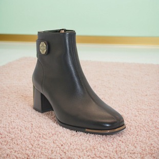 康奈女鞋新款秋冬款休闲舒适百搭真皮软底短靴时装靴11158308