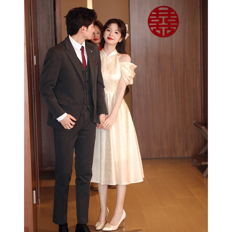 现货速发新中式香槟色订婚礼服裙2025新款敬酒服挂脖衣服一字肩小
