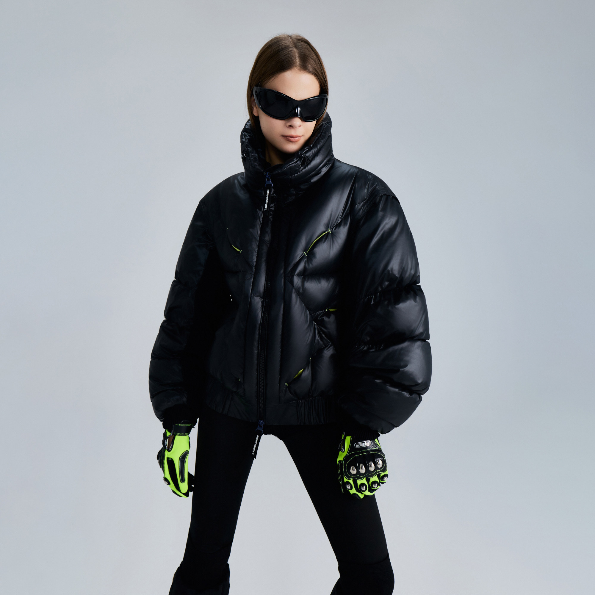 D.MARTINAQUEEN黑色羽绒服