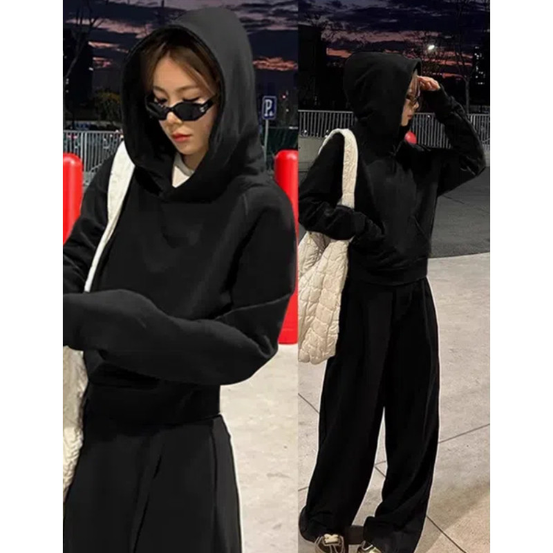 黑色短款卫衣女秋冬连帽修身收腰上衣短内搭韩系叠穿深秋初冬穿搭