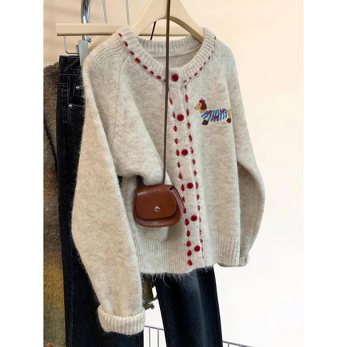 圆领小狗长袖针织女士秋冬开衫2025新款小外穿底毛衣夹克上衣