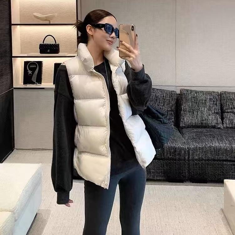 羽绒服羽绒马甲女2025新品90白鸭绒佰搭面包立领保暖加厚无袖外套