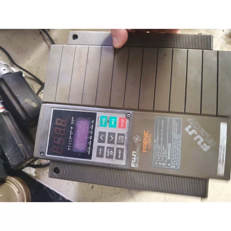 议价变频器 FRN11P11S其它元器件