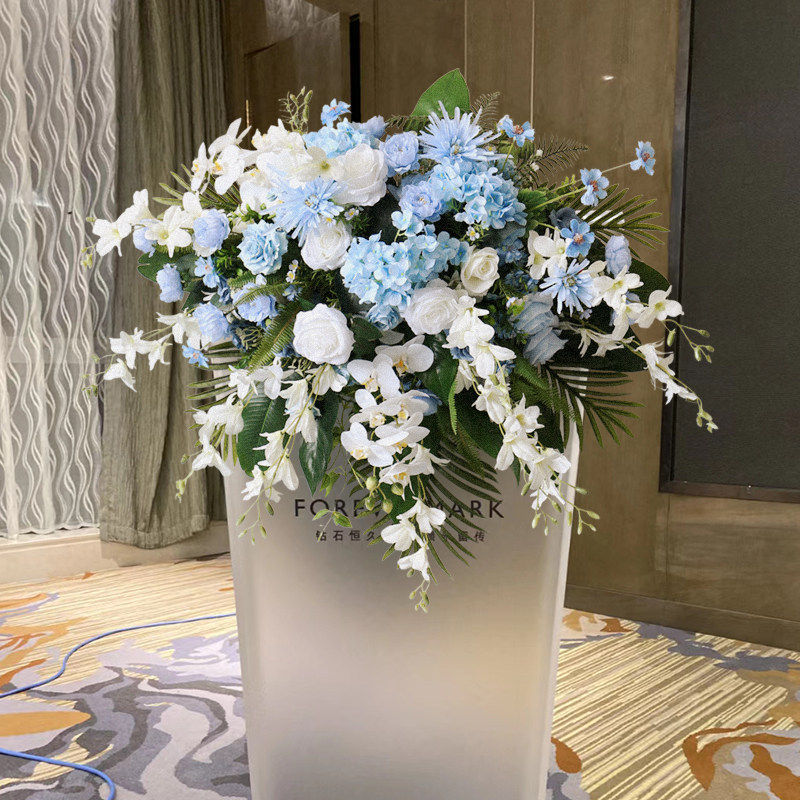 清爽蓝色讲台花商务花艺会展活动讲座仿真桌花主席演讲司仪台摆花