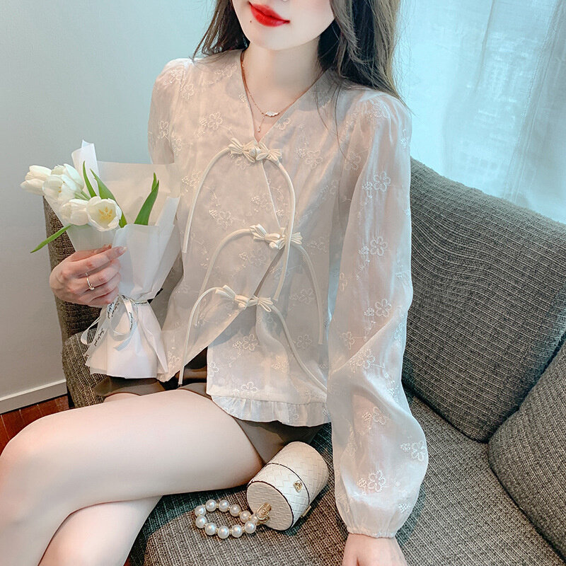 高货2024秋季中国风复古盘扣刺绣提花V领长袖蕾丝衫女上衣中式打