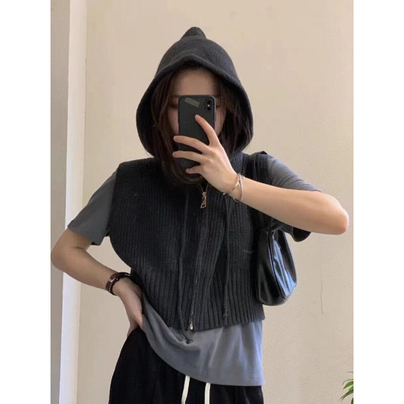 高货复古连帽坎肩针织马甲开衫女短款外穿秋季新款宽松无袖毛衣外