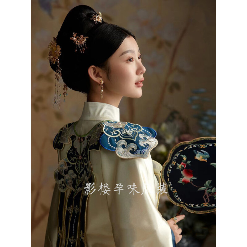 高货摄影主题新款孕妇古风汉服拍照服饰情侣婚纱照古典刺绣写真摄