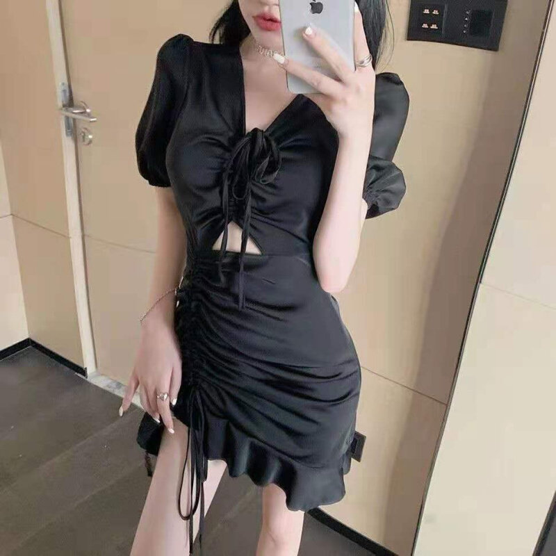 高货欧美网红新款气质泡泡袖V领连衣裙女装夏季轻熟镂空抽绳收腰