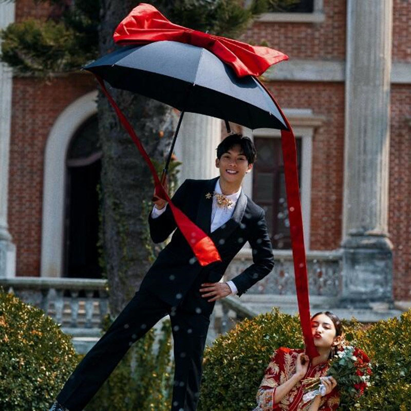 速发影楼古装结禾拍黑道具红色蝴蝶秀外景旅拍样片拍摄照色雨伞透