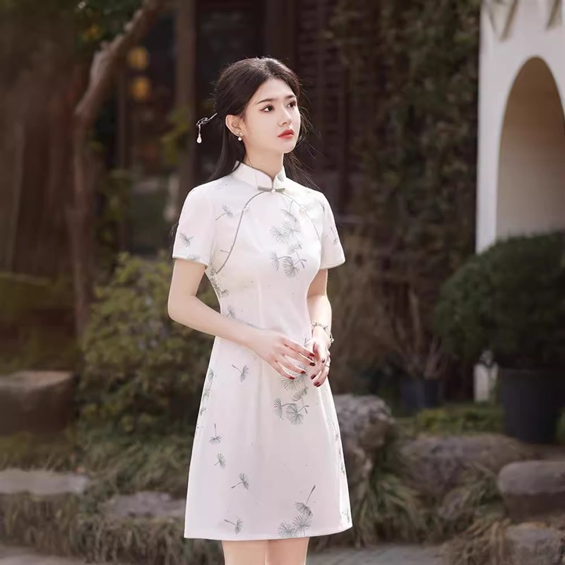 速发花旗袍2025年新款印少小清新素雅复古国风年轻款改良茶服连衣