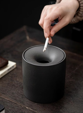 漏斗烟灰缸客厅防飞灰带盖陶瓷