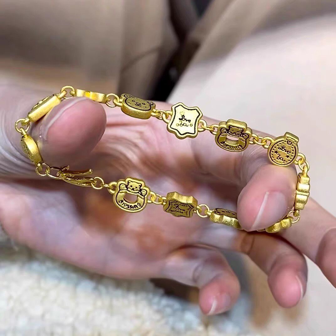 新款黄金色复古金色小熊姜饼人手链小众设计感可爱动漫卡通手饰女
