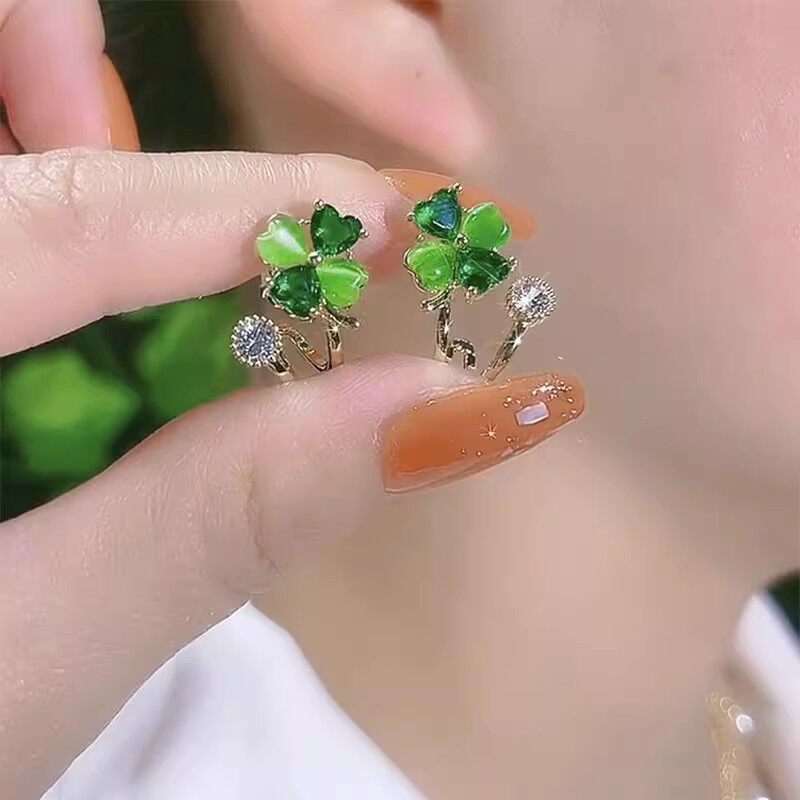 小清新绿色四叶花耳钉新款花朵潮小众设计感镶钻猫眼石银针耳环