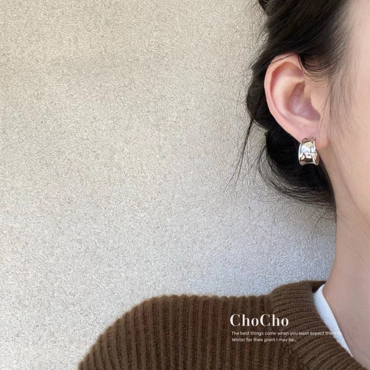 小红书同款小众设计感凹面褶皱耳扣女简约百搭耳环厂家直销