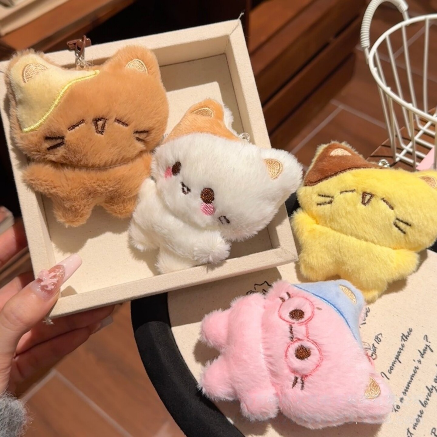 可爱撞色小猫毛绒公仔挂件钥匙扣
