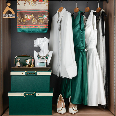 样板房衣服衣帽间摆件组合