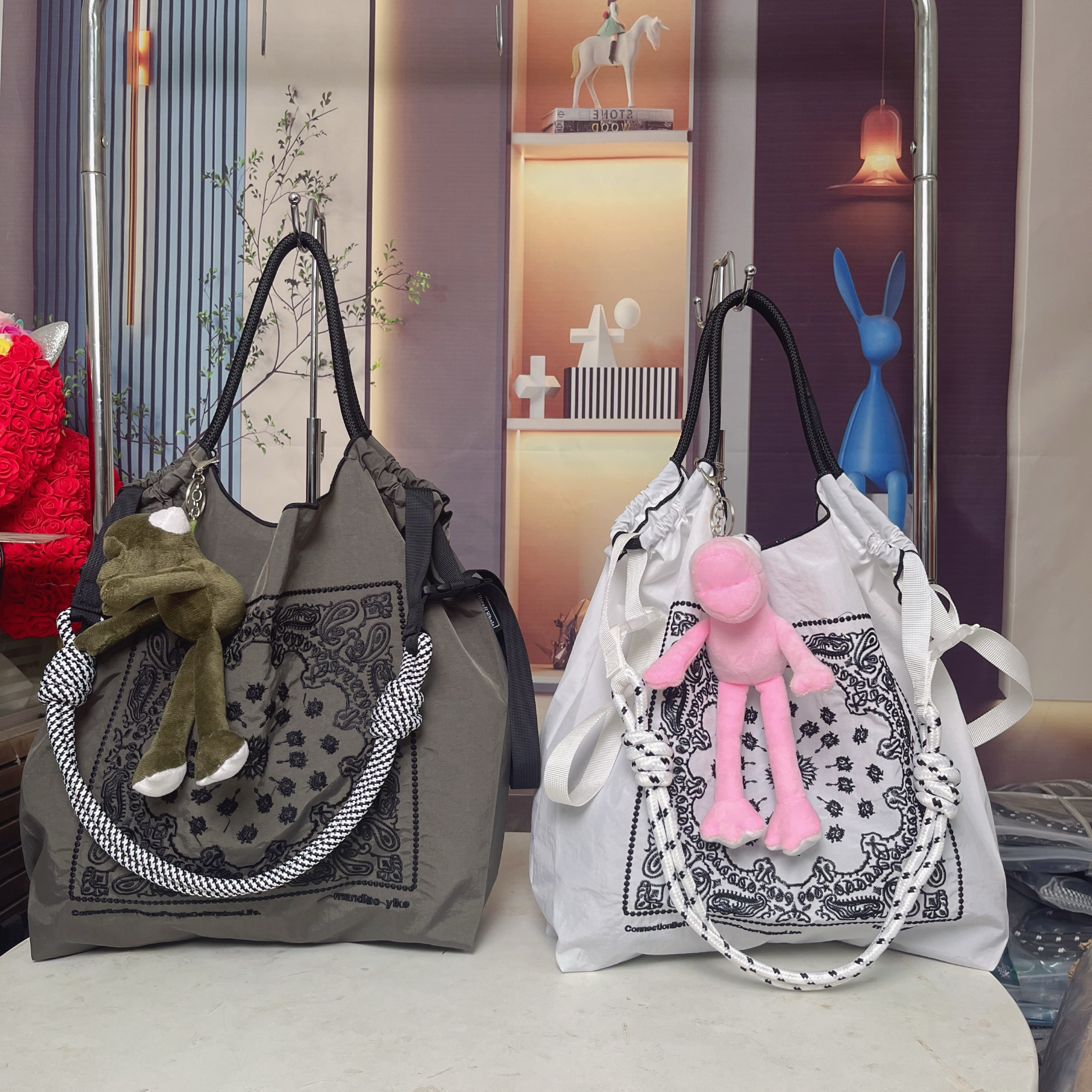 女士刺绣购物袋手拎包牛津布袋刺绣尼龙防水购物袋单肩包