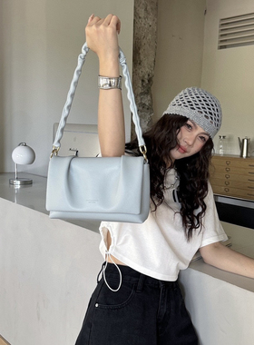 2025新款时尚百搭单肩斜挎包女高级感手提云朵包包60265