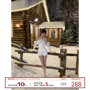 牛了牛了 辣妹套装女2025冬季新款毛领拼接鱼骨上衣短裤两件套