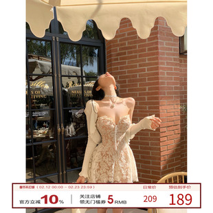 牛了牛了 法式连衣裙女2025早春新款鱼骨拼接a字裙印花抹胸裙子