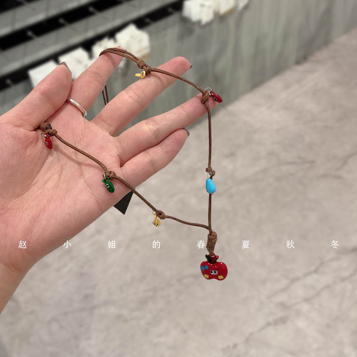 韩国饰品高颜值可爱长款挂脖配饰多巴胺萌趣彩色苹果吊坠编织项链