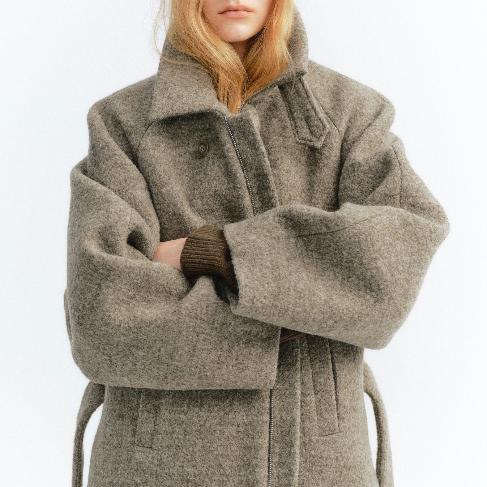 【博主同款】TOATEE 羊毛立体茧型毛绒领廓形短大衣外套 灰绿色