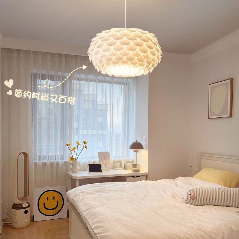 北欧卧室吊灯2022新款简约餐厅主卧室灯温馨浪漫女孩网红儿童房灯
