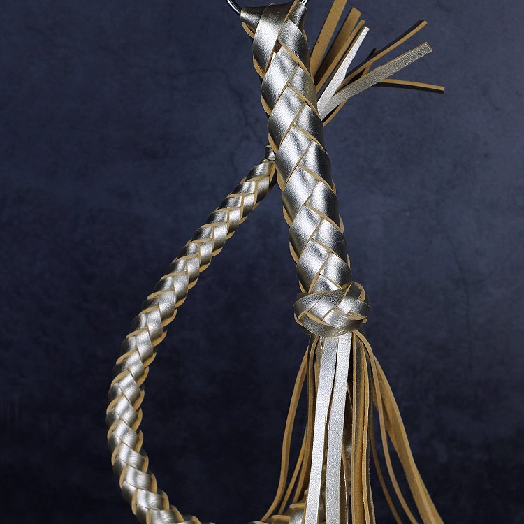 牛皮鞭子马鞭响鞭甩鞭健身鞭防身鞭打架走秀影视道具驯兽训狗骑马