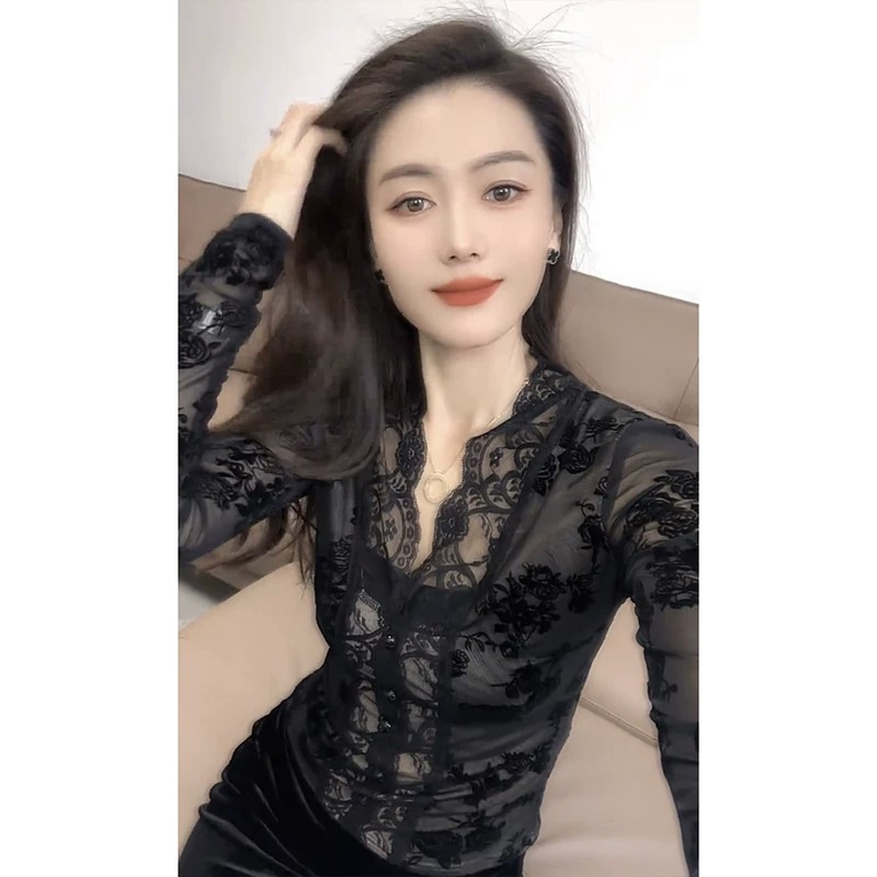 性感V领植绒印花打底衫女