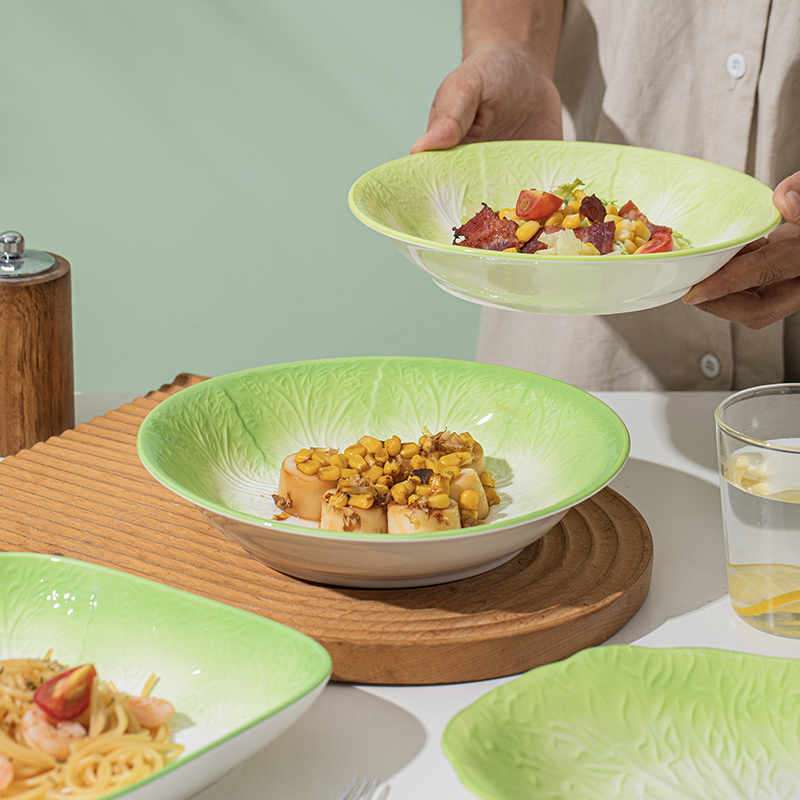 特别好看的盘子陶瓷家用菜盘白菜浮雕圆盘2024新款深盘碟子釉下彩