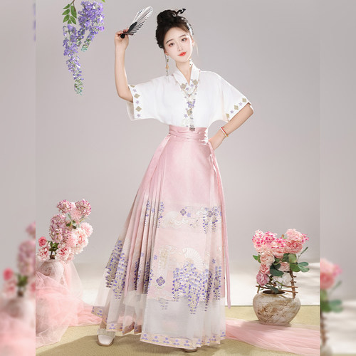 觅锦拼纱妆花织金马面裙