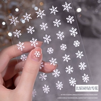 Призрачный снежинка с призраками