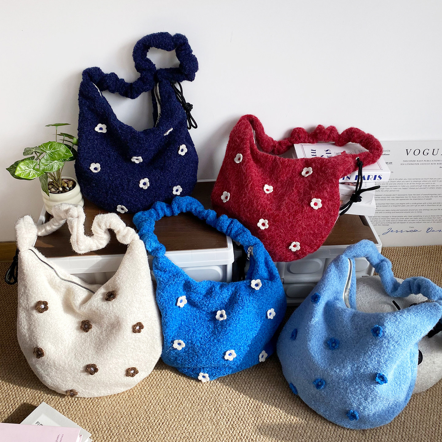 秋冬甜美毛绒小花斜挎包韩版立体刺绣小清新时尚腋下包森系单肩包