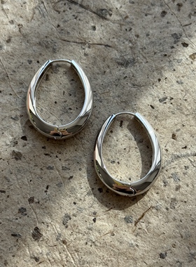 银色金属水滴素圈耳环2025新款爆款高级感耳扣小众耳圈秋冬耳饰女