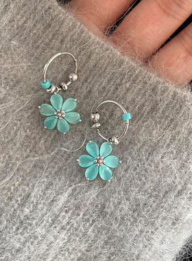 清冷感薄荷绿花朵耳环女轻奢高级感气质耳扣2025新款爆款小众独特