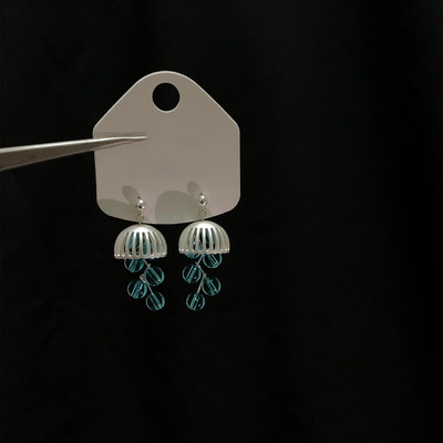 清冷感冰透蓝色串珠流苏耳钉精致