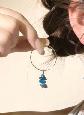 新中式蓝色碎石串珠耳环女轻奢高级感气质耳圈2025年新款小众独特