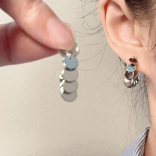 冷淡风银色圆片流苏耳钉女2025年新款 高级感轻奢耳饰韩系简约气质