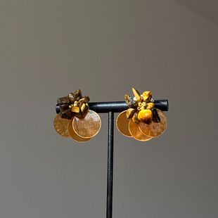 美拉德橘调贝壳碎石耳钉女小众设计感独特气质秋冬耳环高级感轻奢