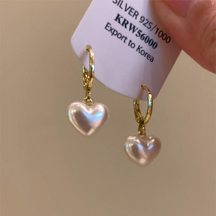 韩系简约奶油白爱心吊坠耳扣女2025年新款 高级感轻奢小众设计耳饰