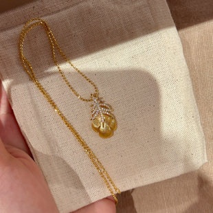 金色细闪拉丝羽毛吊坠项链女款 复古秋冬毛衣链轻奢高级感 2025新款