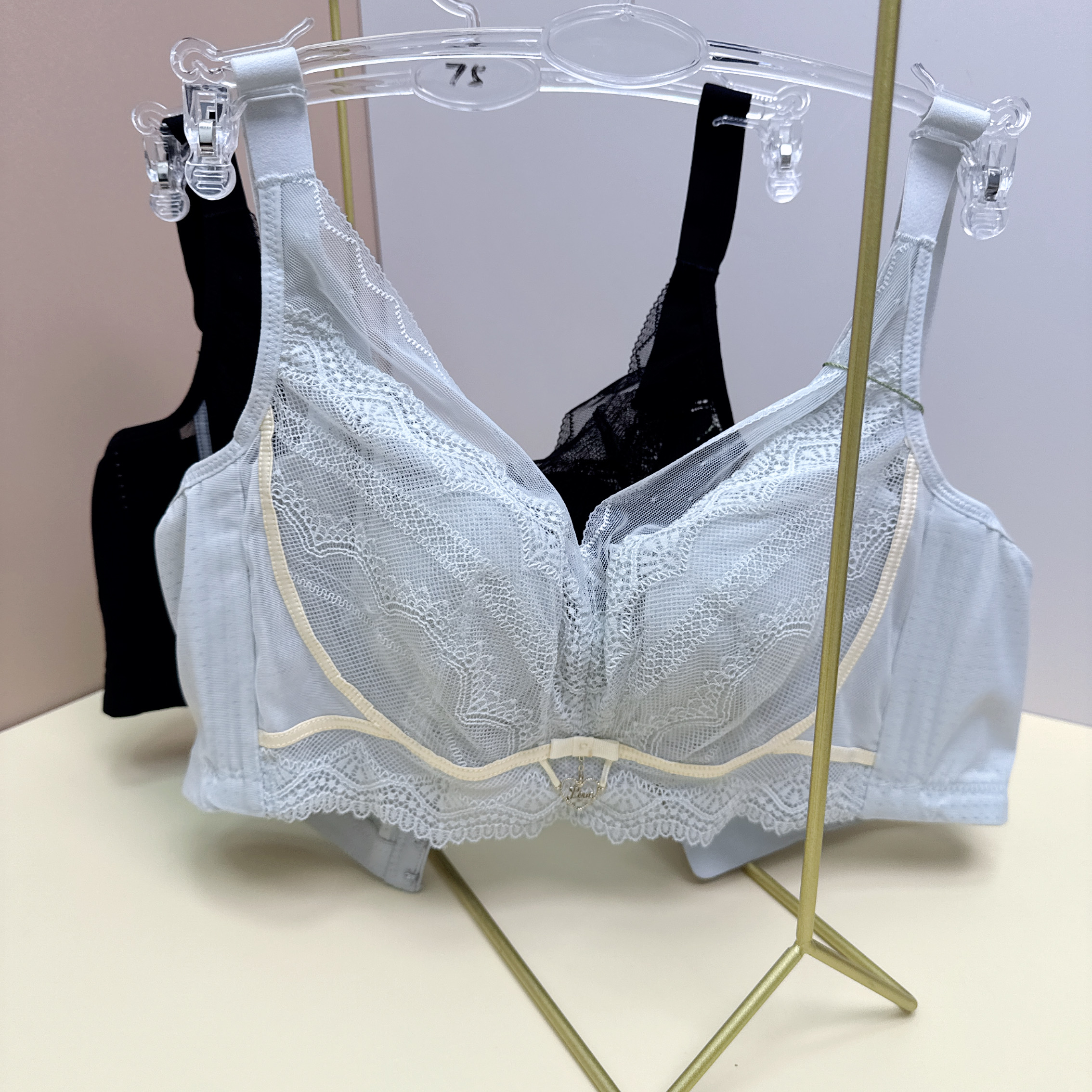 GM22-大胸显小超薄兔耳朵软钢圈收副乳内里蚕宝宝文胸内衣-8333S2