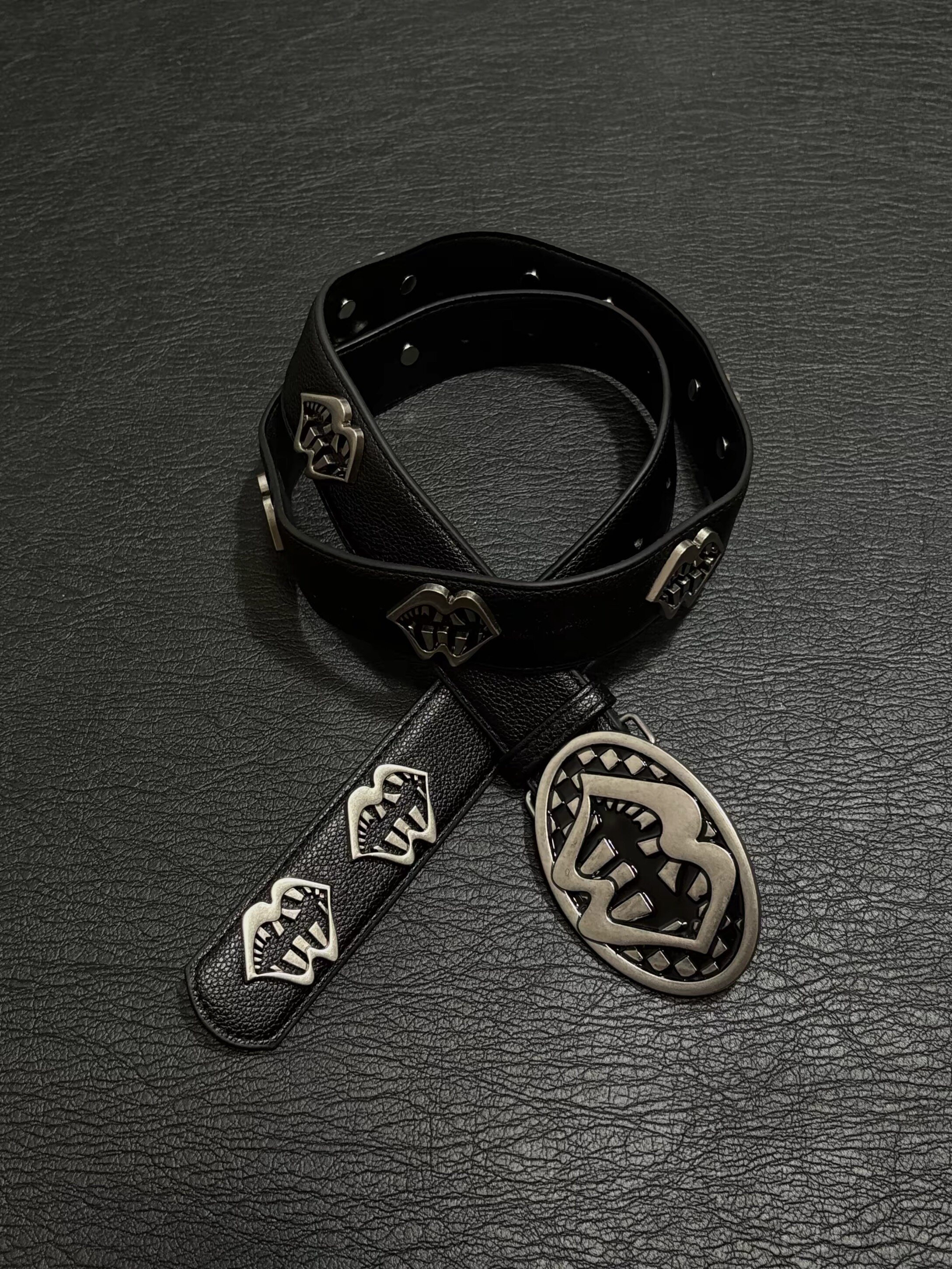JUSSING中古Vintage油蜡铆钉嘴唇朋克暗黑满印皮带金属重工扣腰带