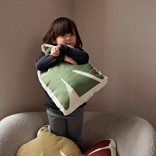 Ferm Living Swif 北欧簇绒小鸟抱枕客厅沙发靠垫床头靠枕护腰