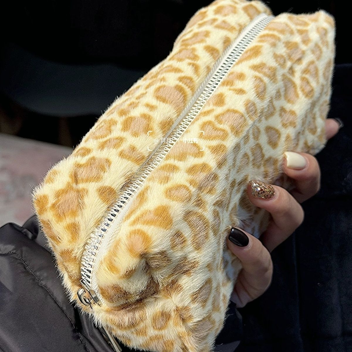 豹纹毛绒文具收纳袋y2k初高中便携超软笔袋冬季甜酷手拿笔袋