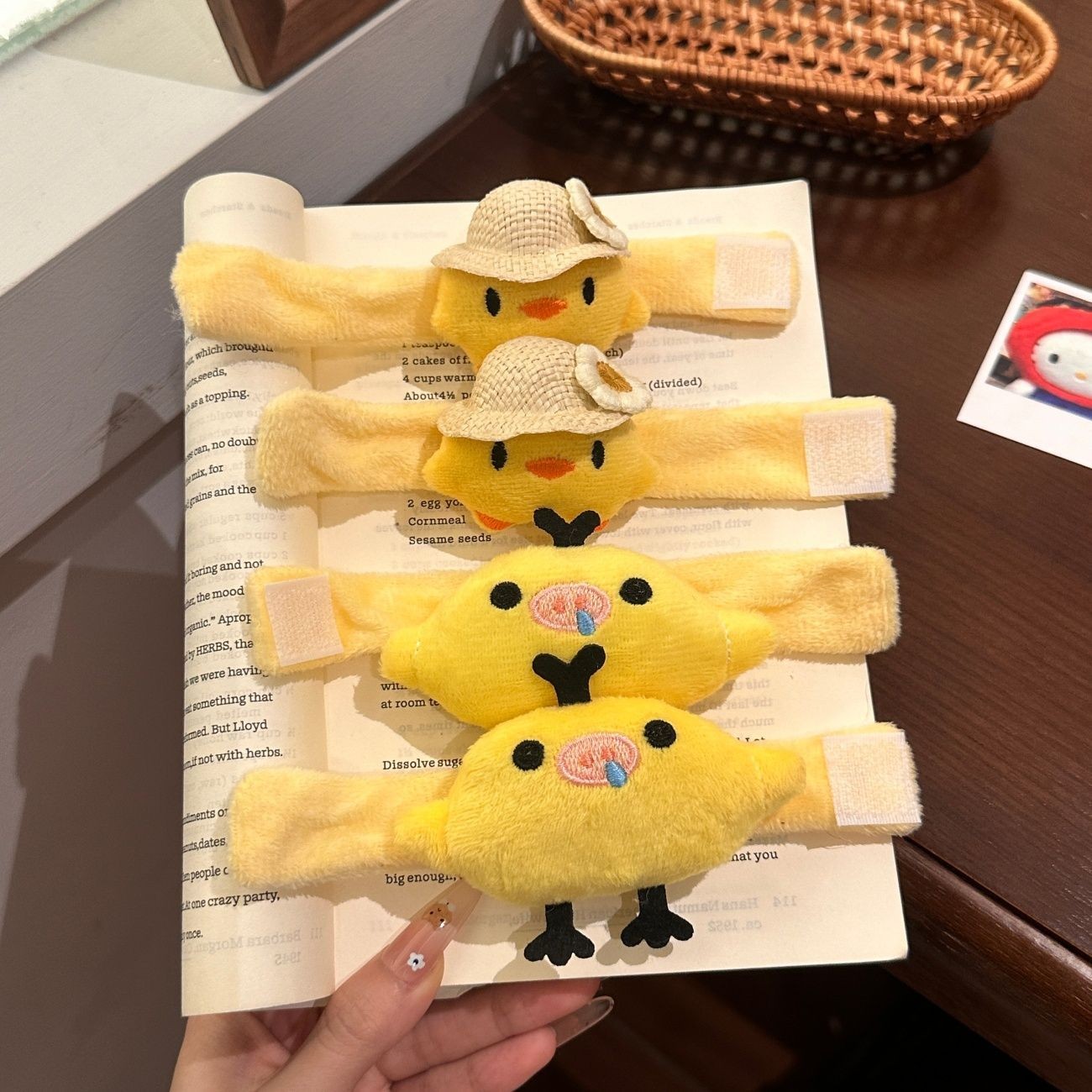 可爱草帽鼻涕小黄鸡书包肩带挂件图片